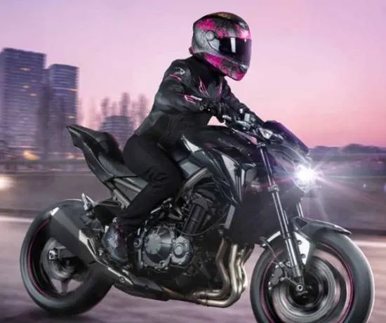 Combinezon moto: o piese esentiala a echipamentului de protectie moto